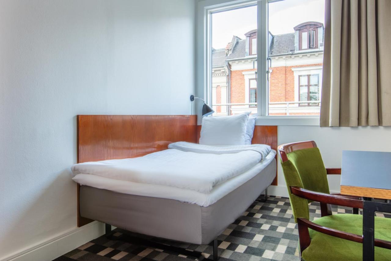 Astoria, Western Signature Collection Hotell