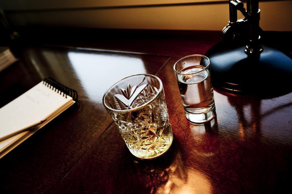 Astoria, Western Signature Collection Hotell