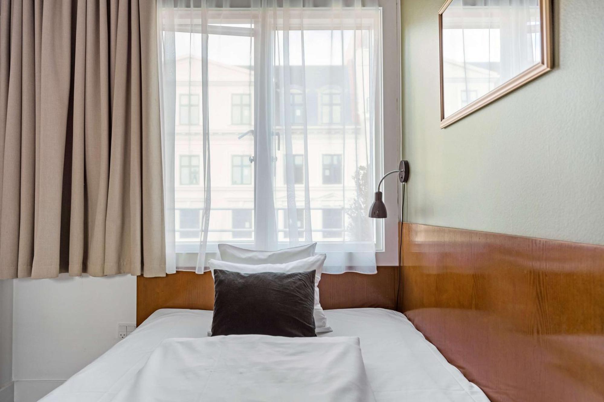 Astoria, Western Signature Collection Hotell